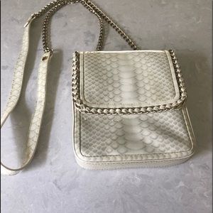Henri Bendel small cross body.
